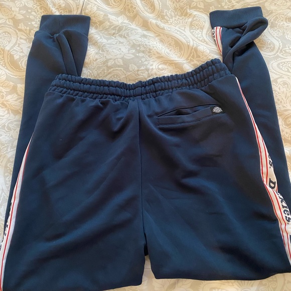 Jogging pants - Picture 2 of 3